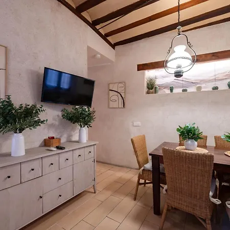 Patio In The Heart Of , Pets , Family * トレド